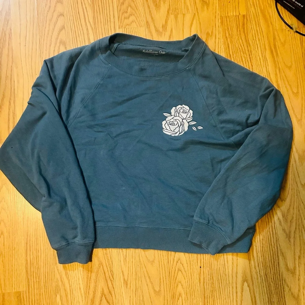 Blue Sweatshirt with Sun and Moon Design on Back  sz S - Picture 2 of 3